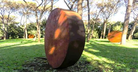 Mauro Staccioli, Grandi Ruote (visione d’insieme), 1997, Roma – Parco delle Sculture di Villa Glori (©Sovrintendenza Capitolina, Direzione PAVS)